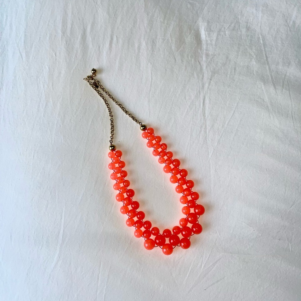 KATE SPADE- Gold bauble necklace w hot pink beads